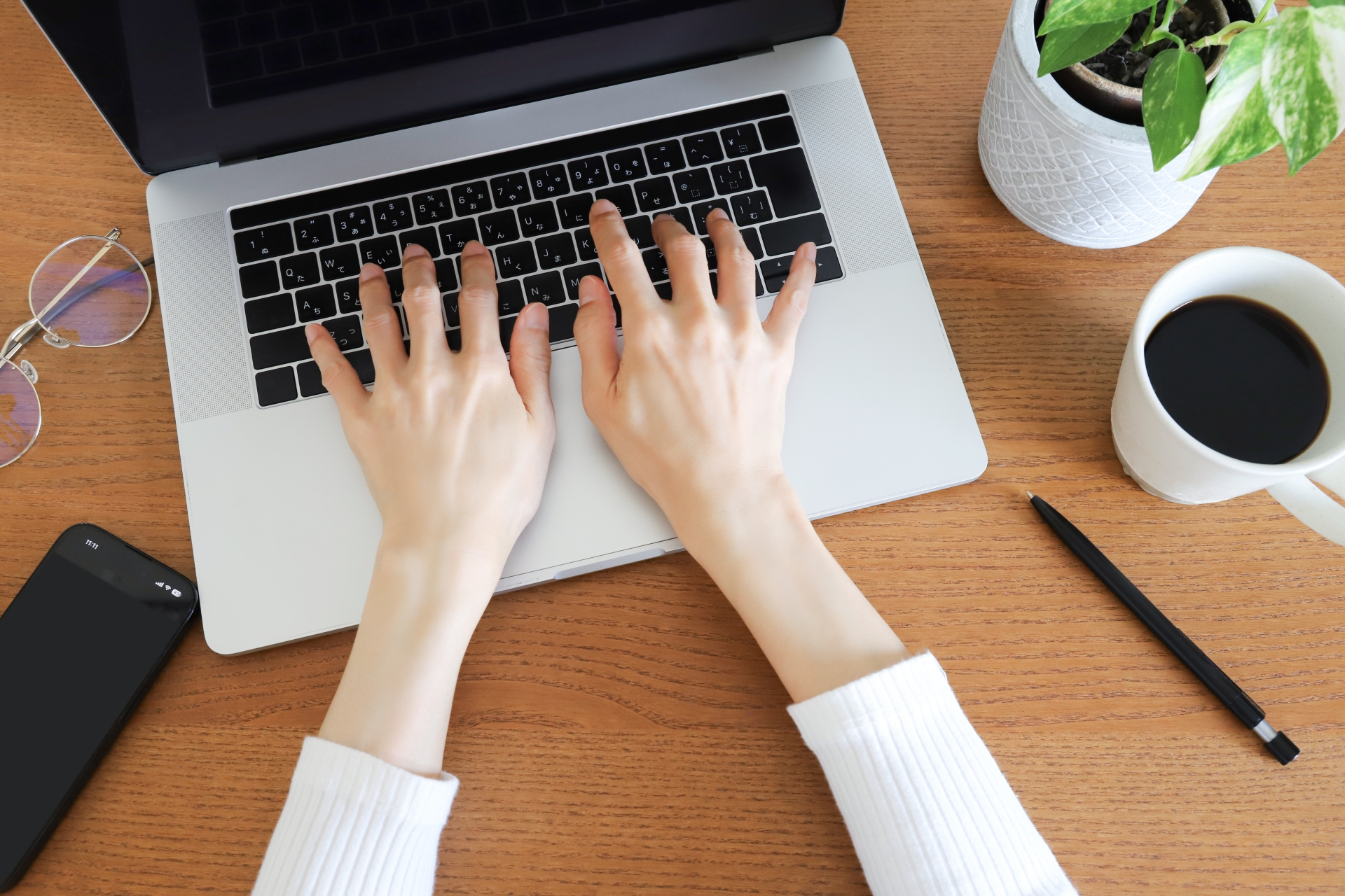 リサーチャー向けAI時代のPCスキルの基礎シリーズ～第1回：パソコン選び【代表コラム】